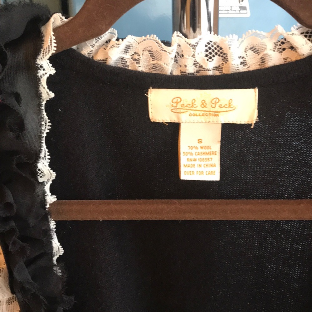 Peck & Peck Wool/Cashmere Black Cardigan ๐ - Picture 6 of 8